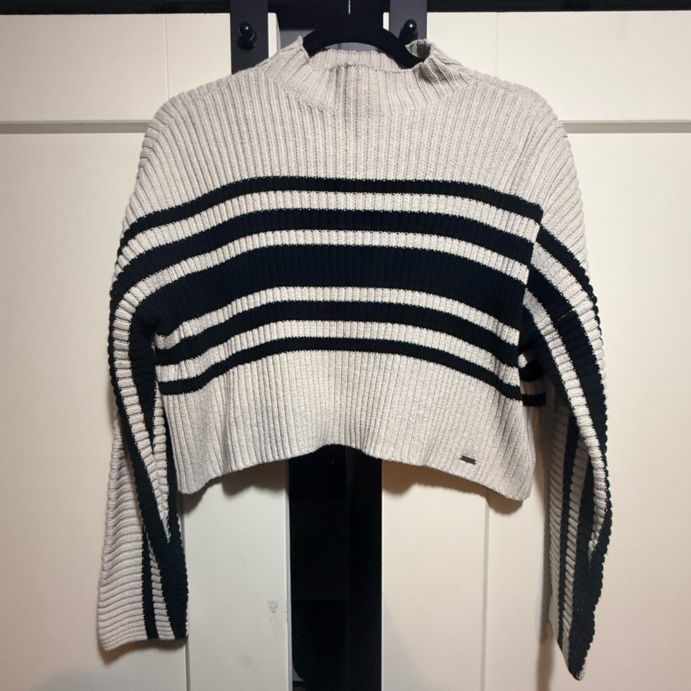 Hollister Ribbed Cropped Knit Sweater